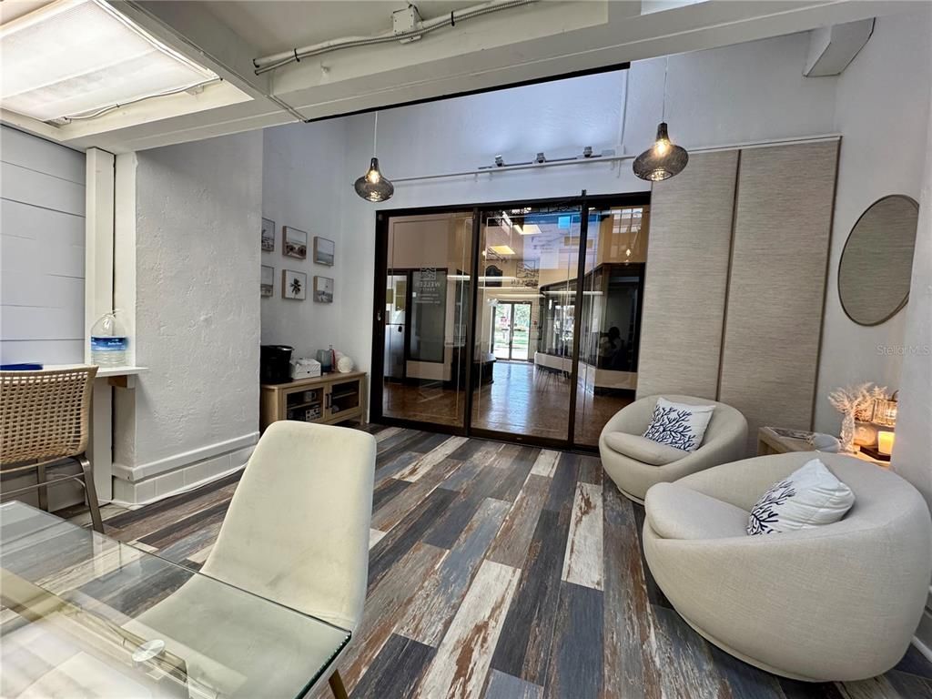 Interior, Pendant Lights, Wood Texture Flooring