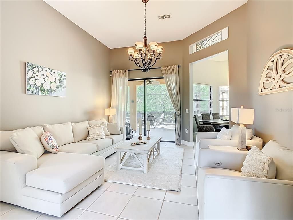 Chandelier, Interior, Living room