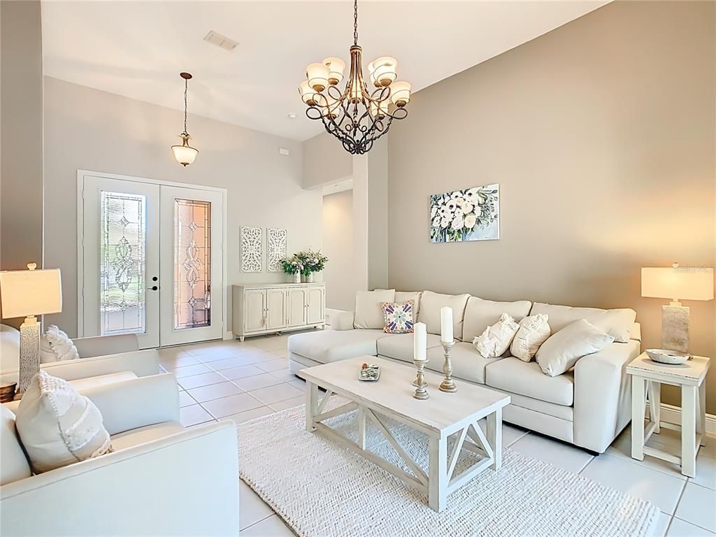 Chandelier, Interior, Living room, Pendant Lights