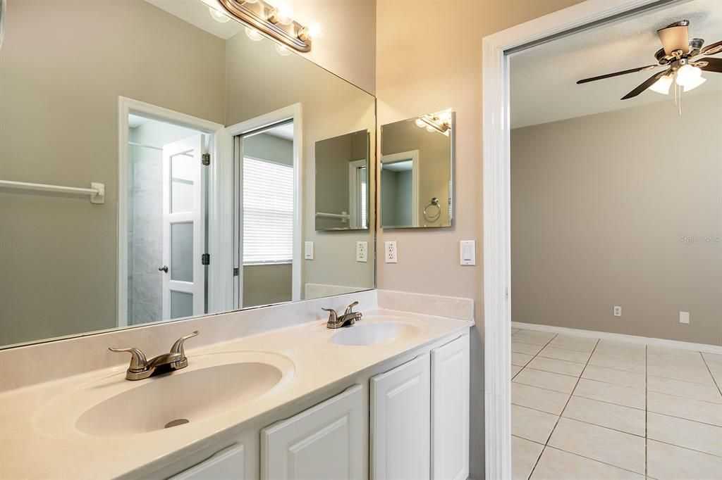 Bathroom, Dual Sink Vanities, Interior
