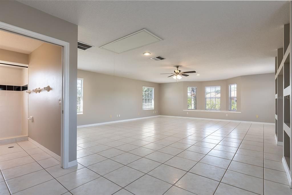 Empty room, Interior, Recessed Lighting