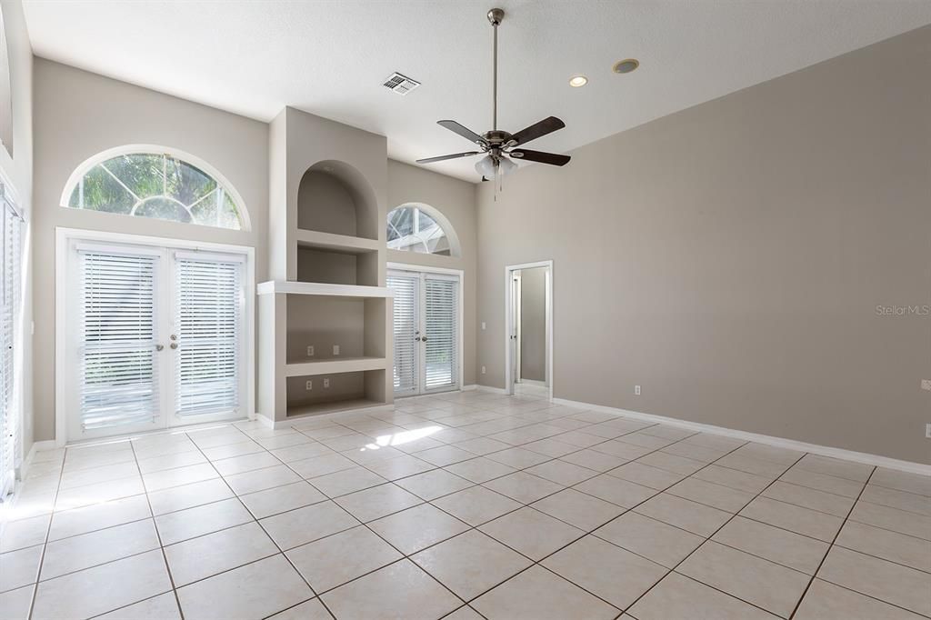 Empty room, Interior, Recessed Lighting