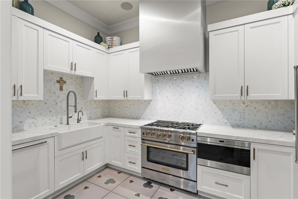 Interior, Kitchen, Stainless Steel Appliances