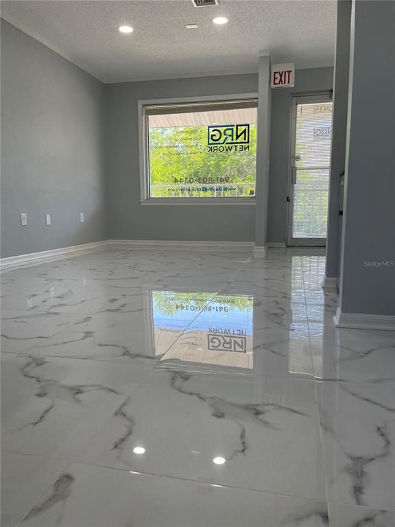 Empty room, Interior, Marble, Recessed Lighting