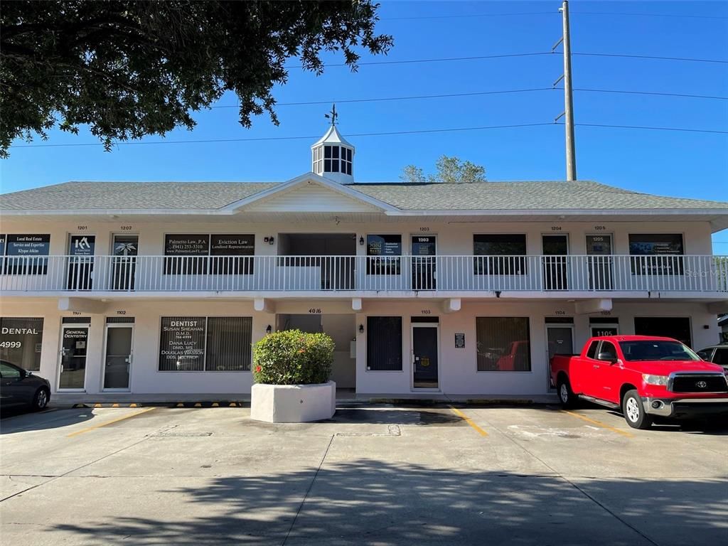 Exterior, Facade, Condo Building