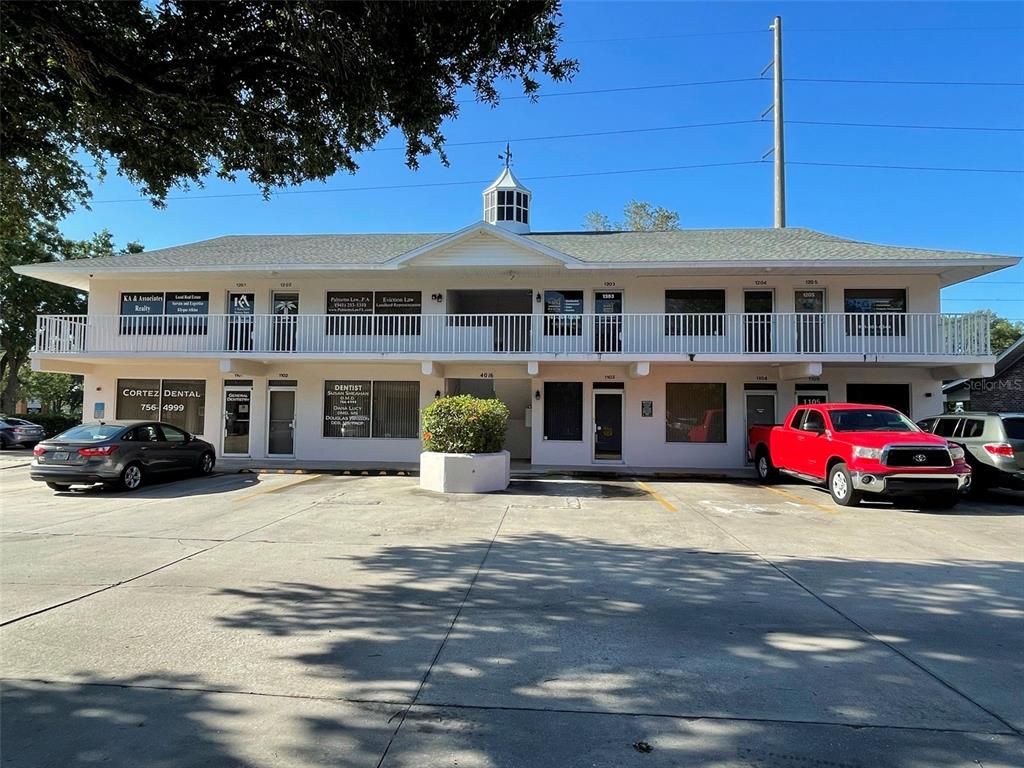 Exterior, Facade, Condo Building