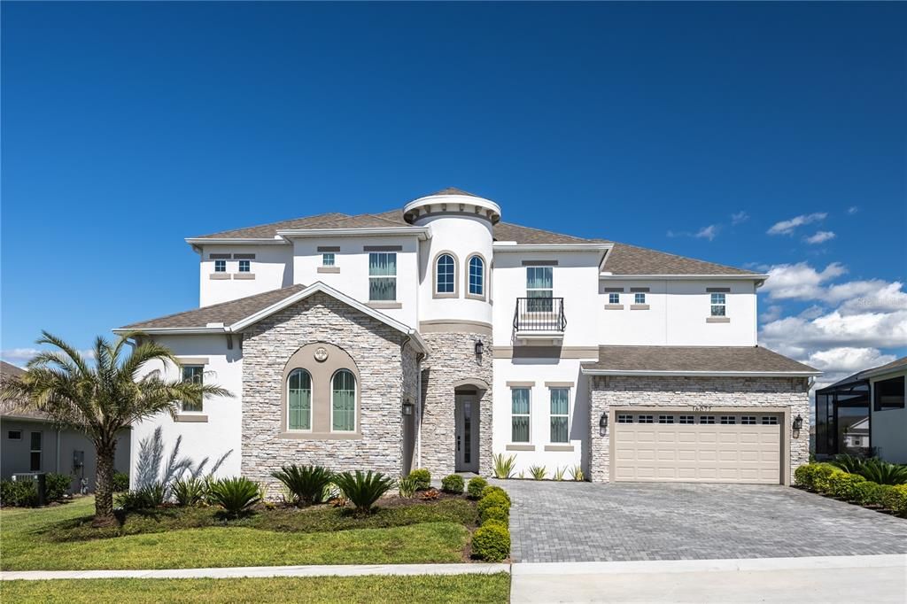 Attached, Exterior, Facade, Mediterranean