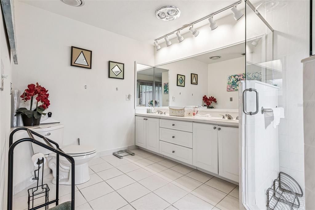Bathroom, Dual Sink Vanities, Interior