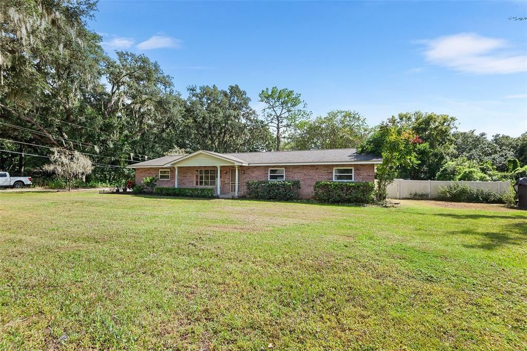 Backyard, Exterior, Facade, Brick Facade, Ranch