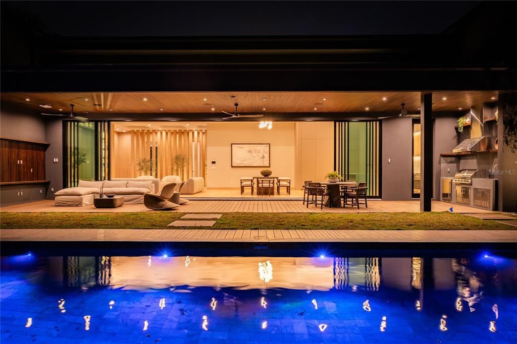 Exterior, Pool