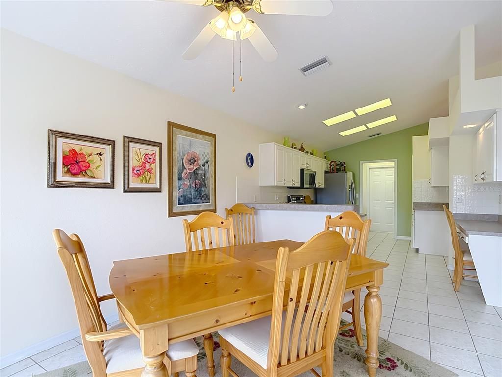 Dining room, Interior, Kitchen, Recessed Lighting