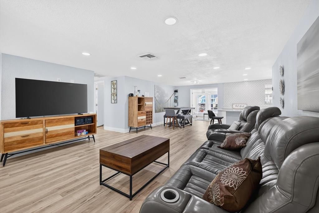 Dining room, Interior, Living room, Recessed Lighting, Wood Texture Flooring
