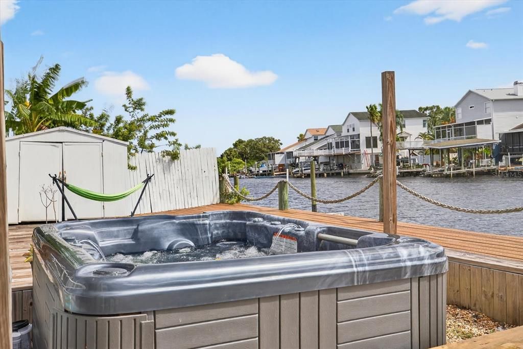 Exterior, Hot Tub, Water