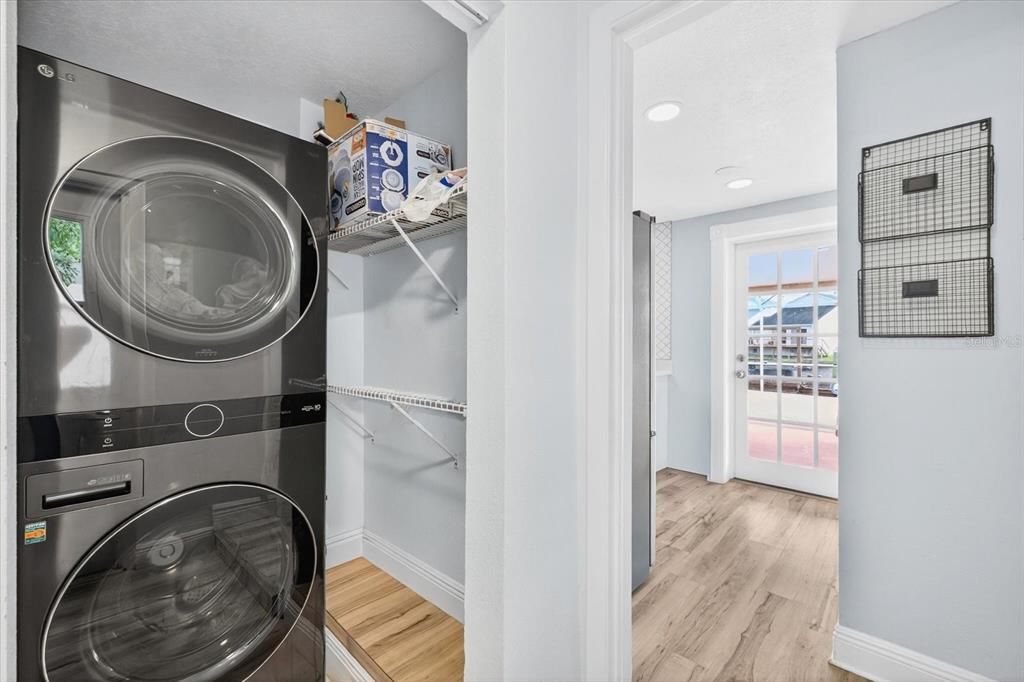 Interior, Recessed Lighting, Utility Closets, Washer, Wood Texture Flooring
