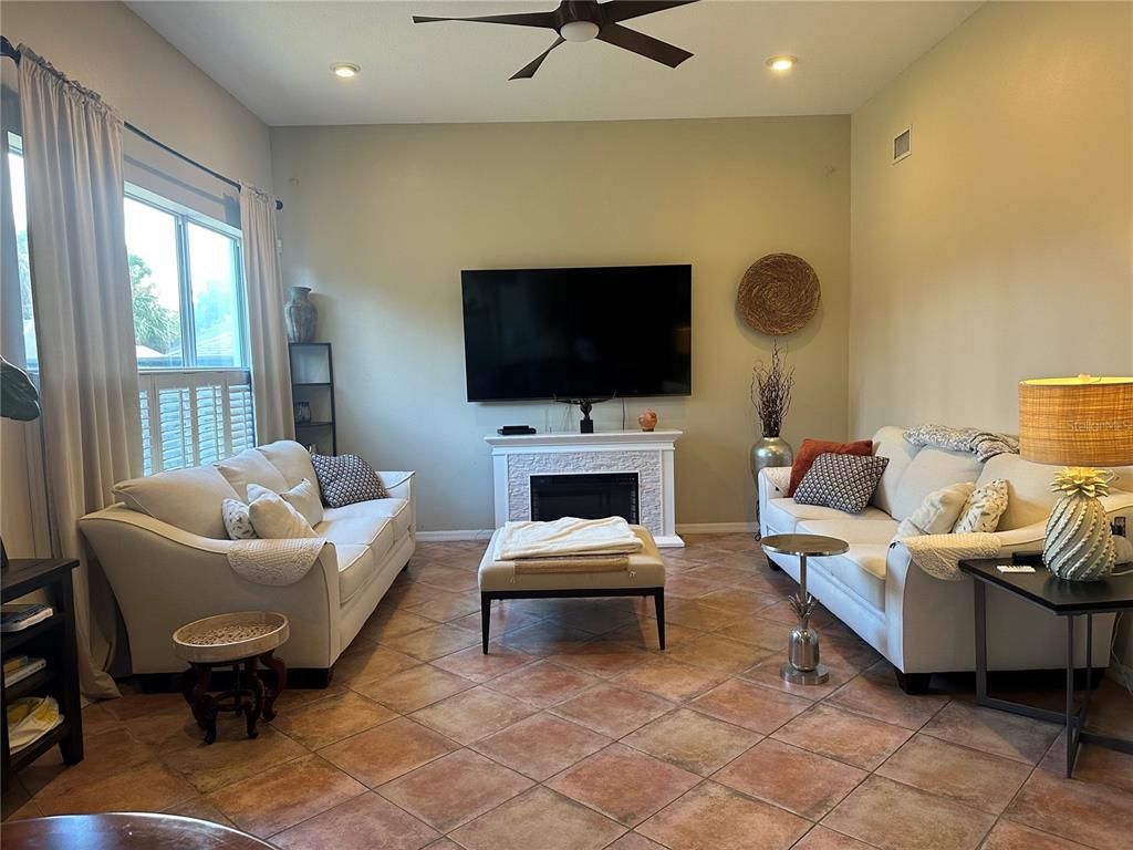 Fireplace, Interior, Living room, Recessed Lighting