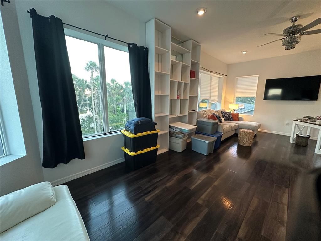 Interior, Living room, Recessed Lighting, Wood Texture Flooring
