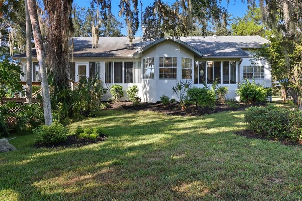 Backyard, Exterior, Facade, Ranch