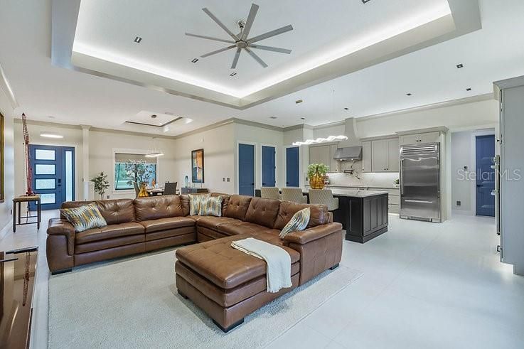 Dining room, Interior, Kitchen, Living room, Pendant Lights, Recessed Lighting, Stainless Steel Appliances