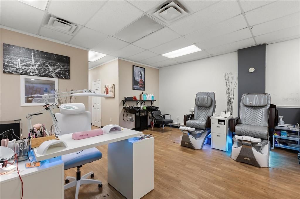 Home Office, Interior, Recessed Lighting, Wood Texture Flooring