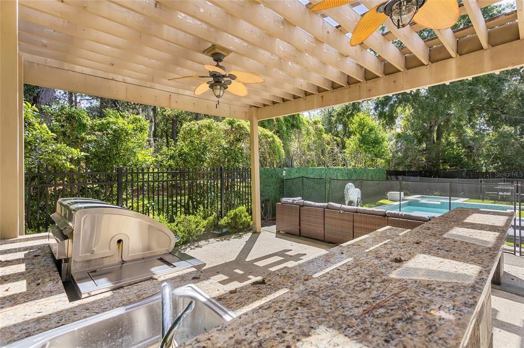 Exterior, Outdoor Kitchen, Pool