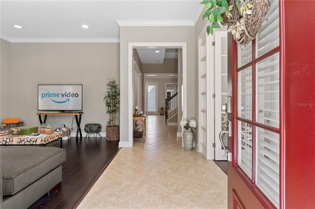 Interior, Recessed Lighting, Wood Texture Flooring