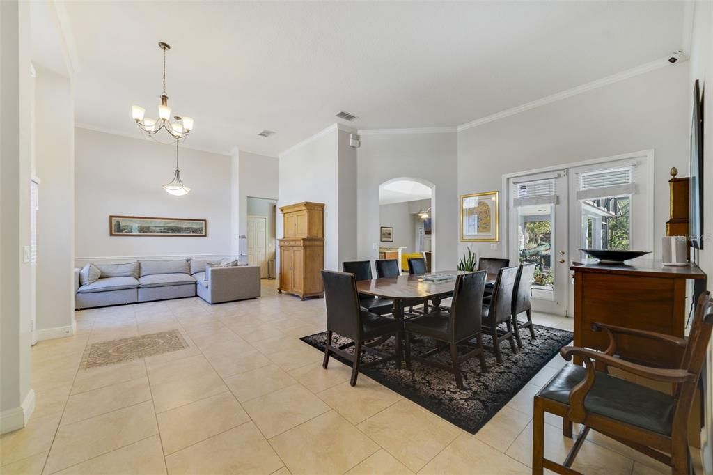 Chandelier, Dining room, Interior, Living room, Pendant Lights