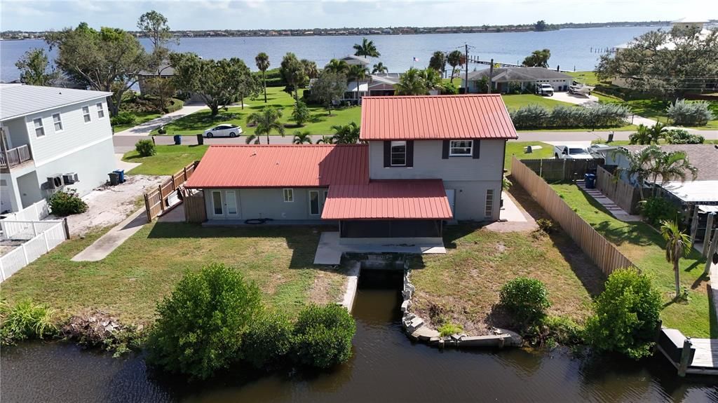 Exterior, Drone