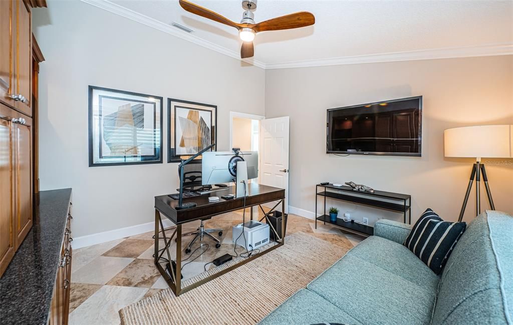 Home Office, Interior