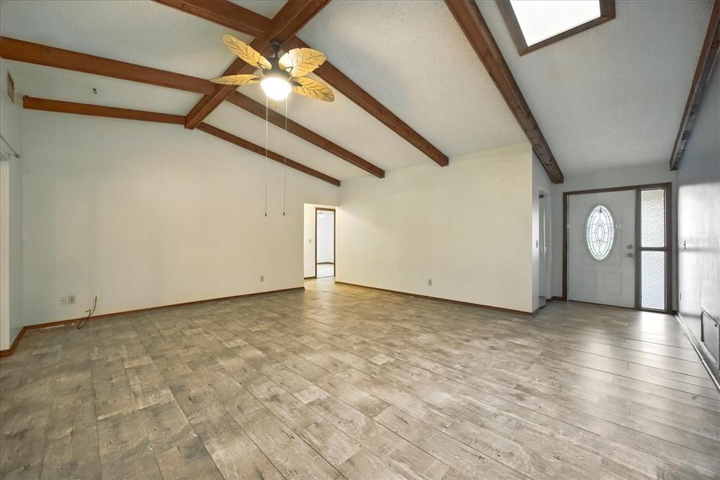 Empty room, Interior, Wooden Beams, Wood Texture Flooring