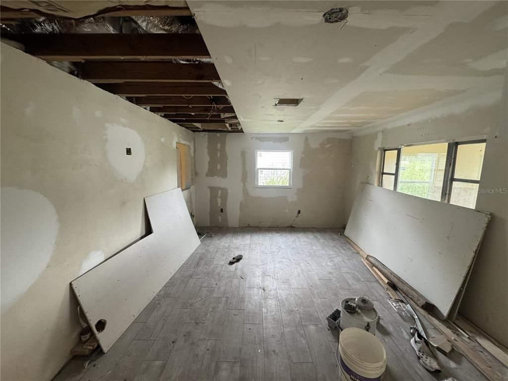 Empty room, Interior, Wooden Beams, Wood Texture Flooring