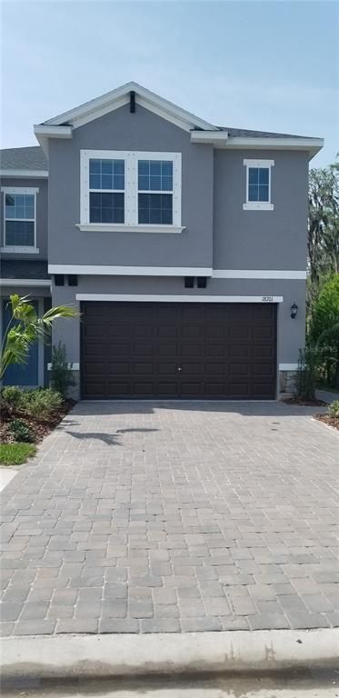 Attached, Exterior, Facade, American Craftsman