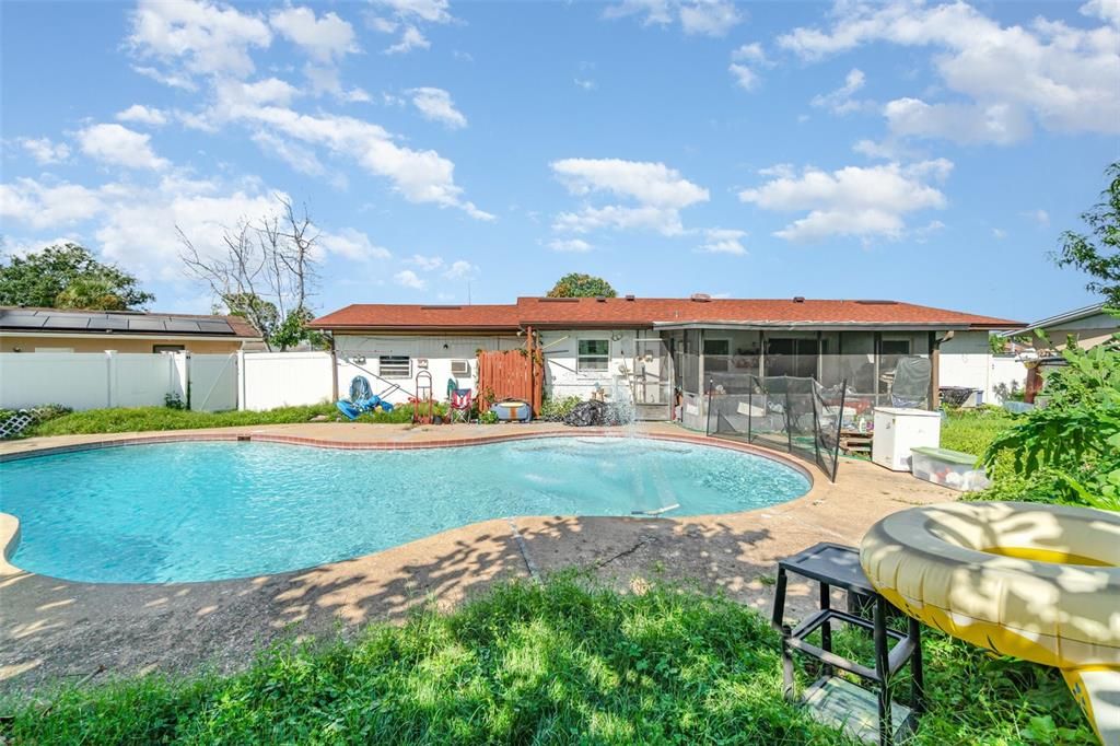 Exterior, Pool