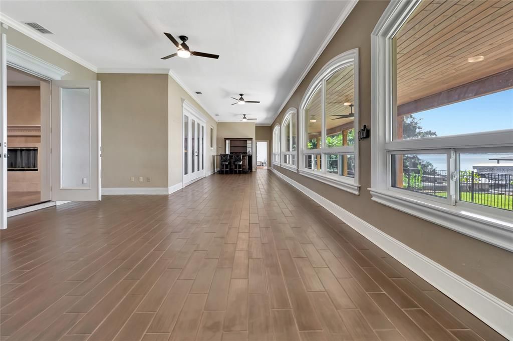 Interior, Recessed Lighting, Wood Texture Flooring