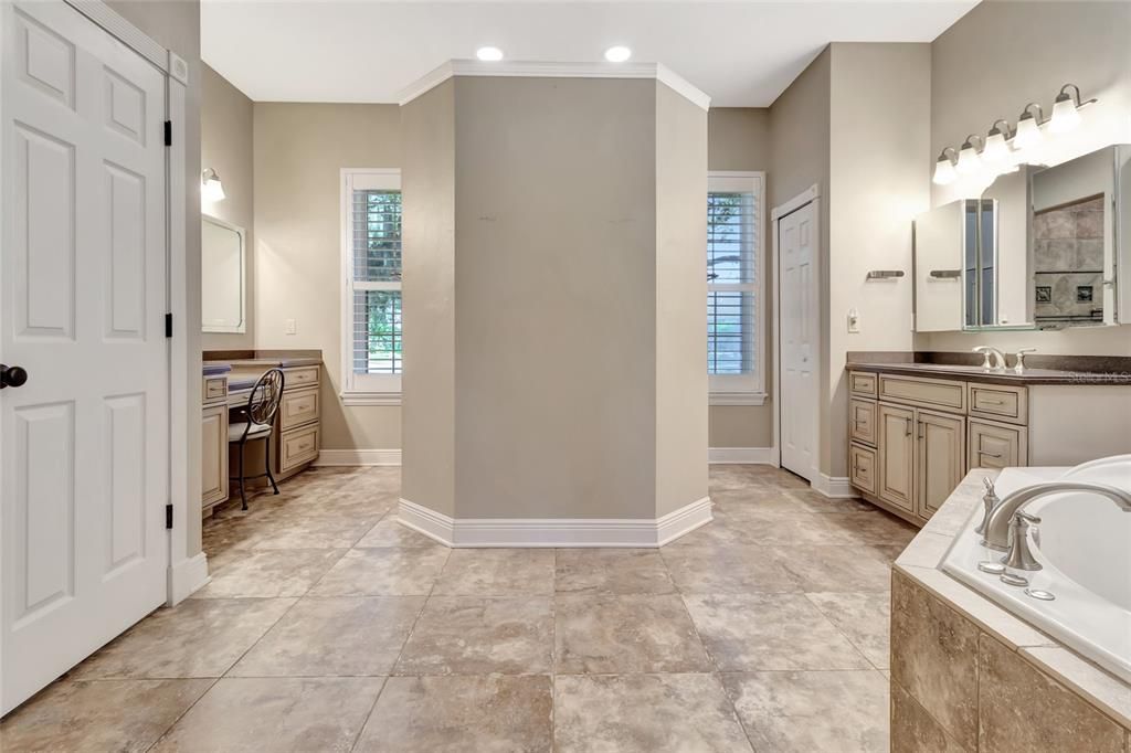 Bathroom, Interior, Recessed Lighting