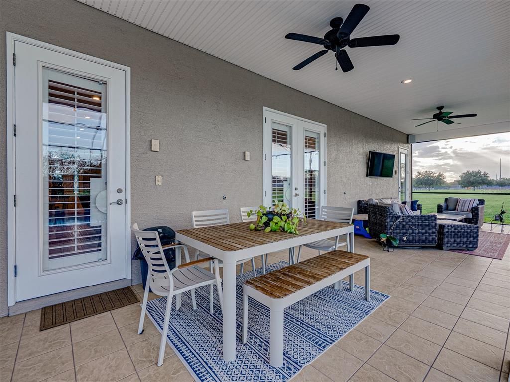 Dining room, Exterior, Recessed Lighting