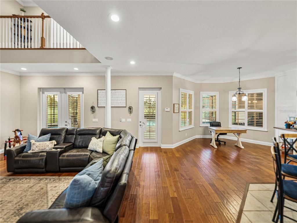 Dining room, Interior, Living room, Pendant Lights, Recessed Lighting, Wood Texture Flooring