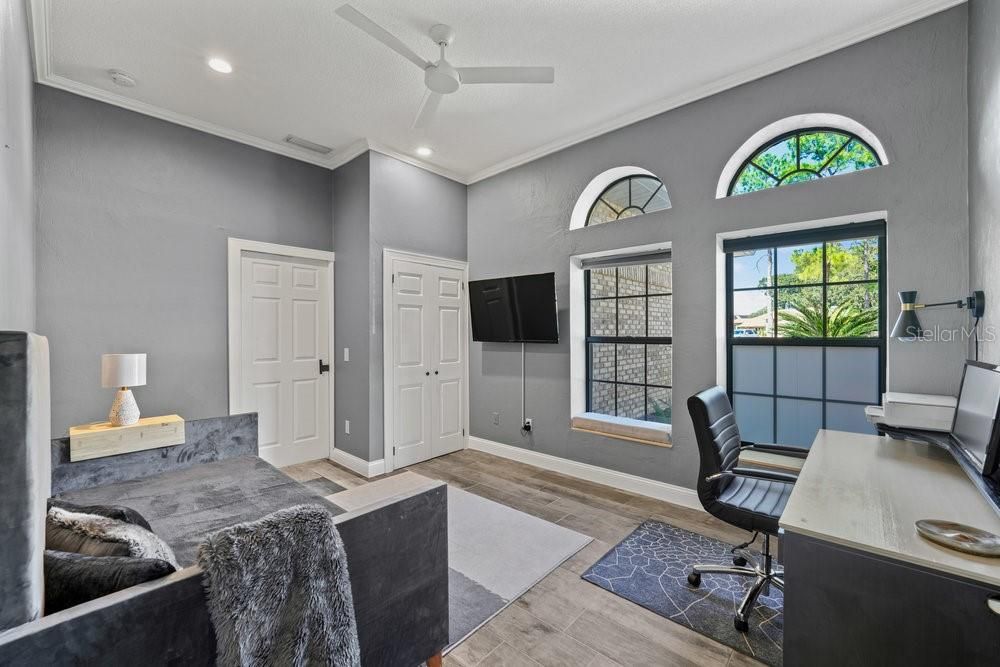 Home Office, Interior, Recessed Lighting, Wood Texture Flooring