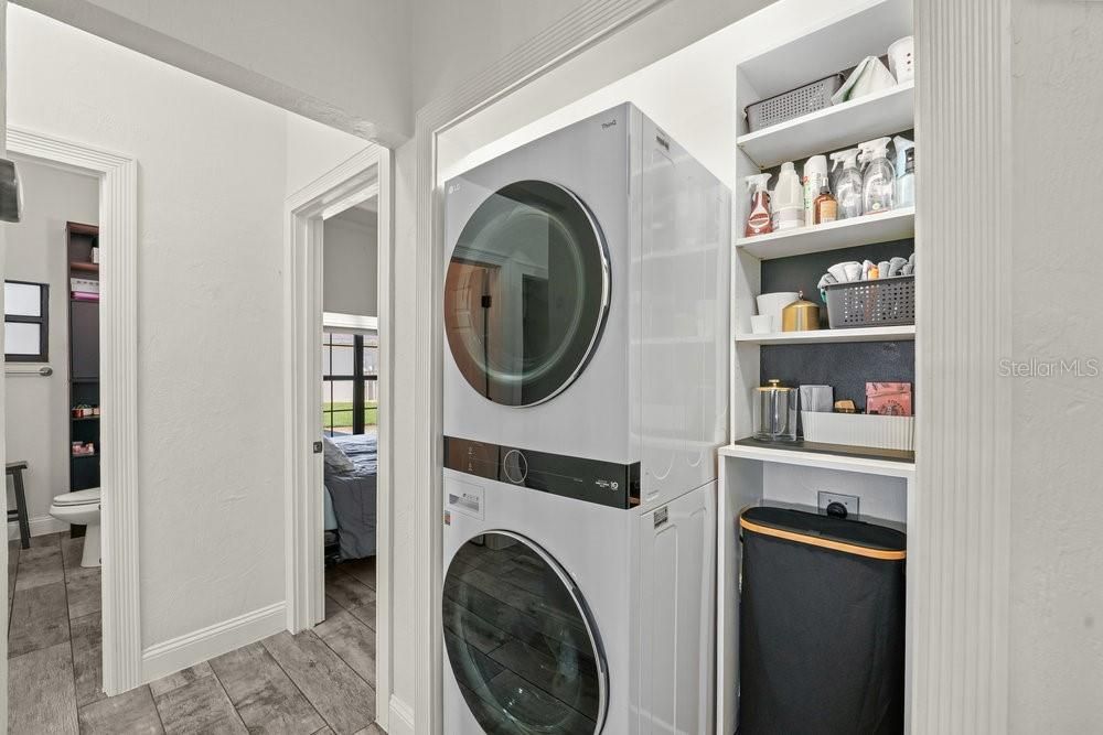 Interior, Utility Closets, Washer, Wood Texture Flooring