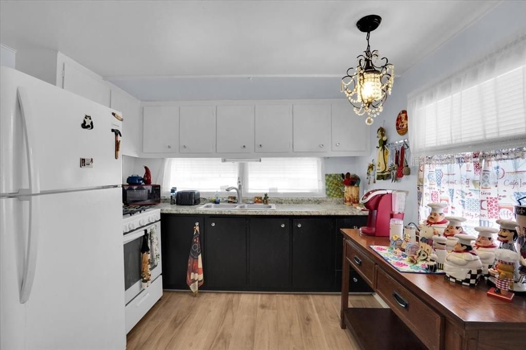 Chandelier, Interior, Kitchen, Pendant Lights, Wood Texture Flooring