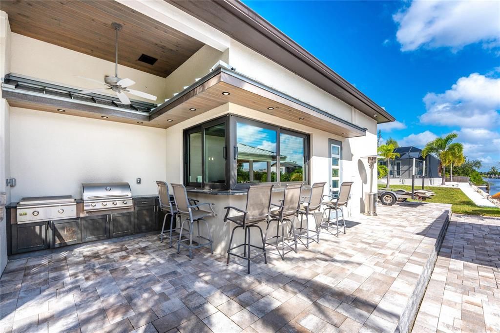 Exterior, Outdoor Kitchen