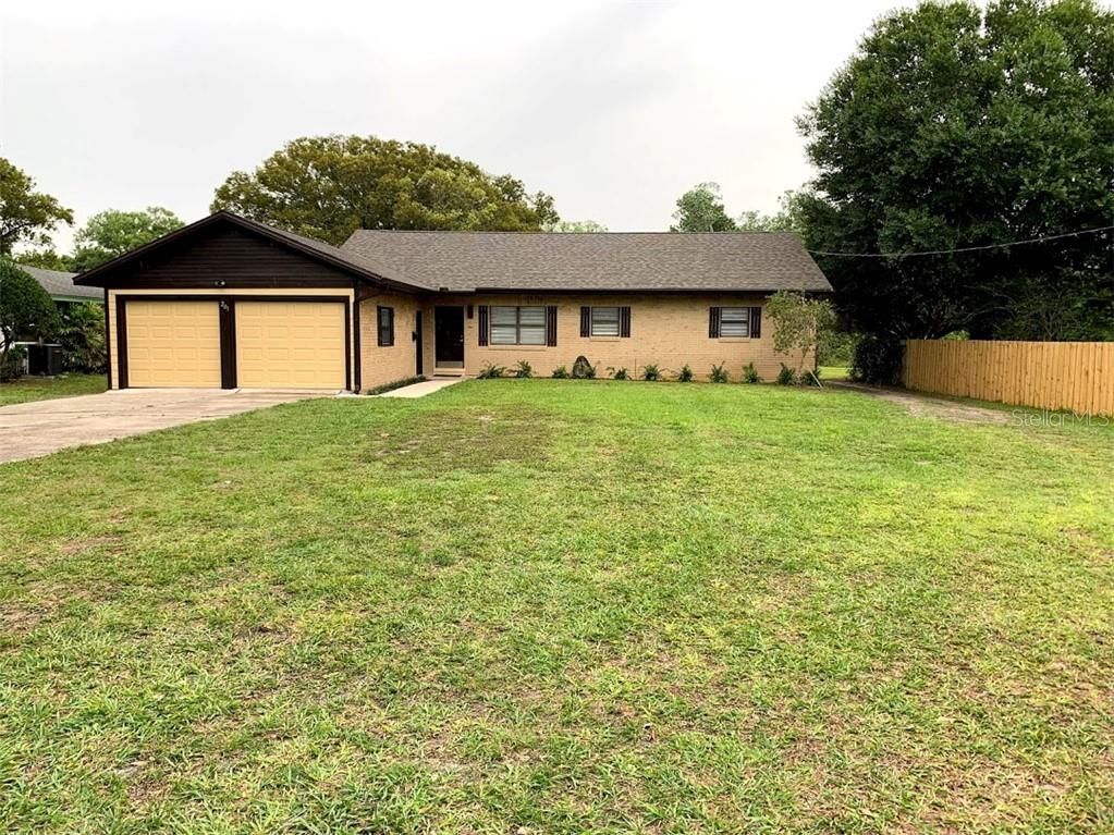 Attached, Backyard, Exterior, Facade, Brick Facade, Ranch