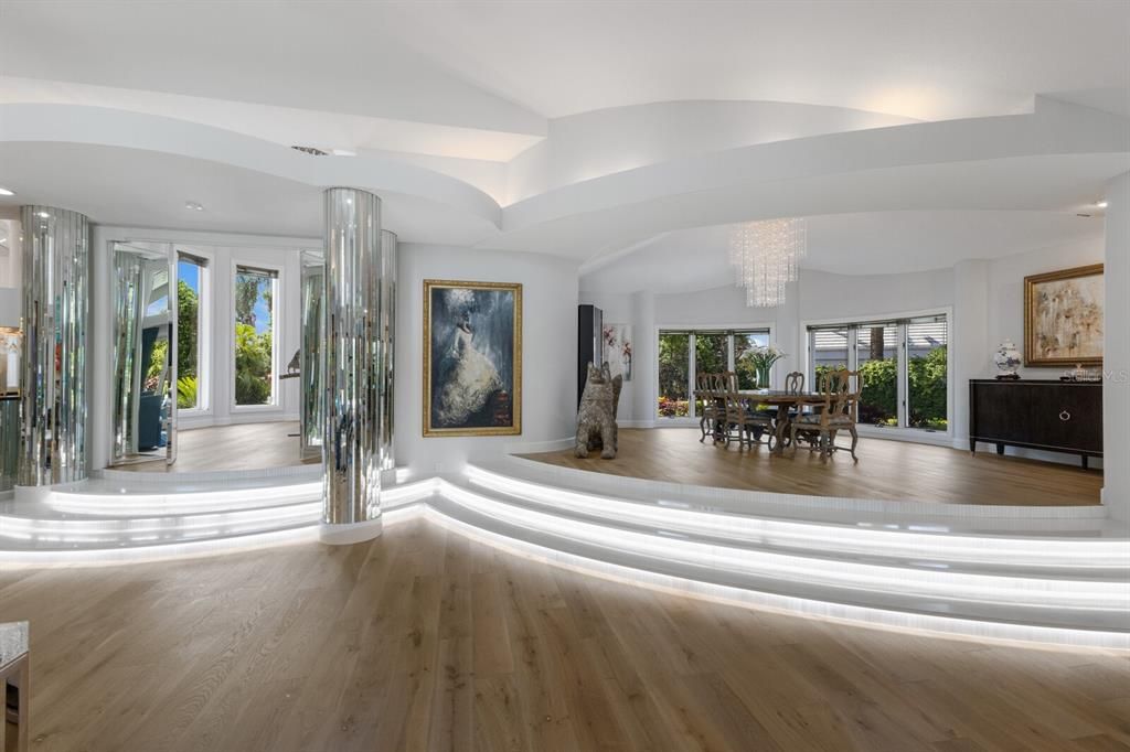 Chandelier, Dining room, Interior, Recessed Lighting, Wood Texture Flooring