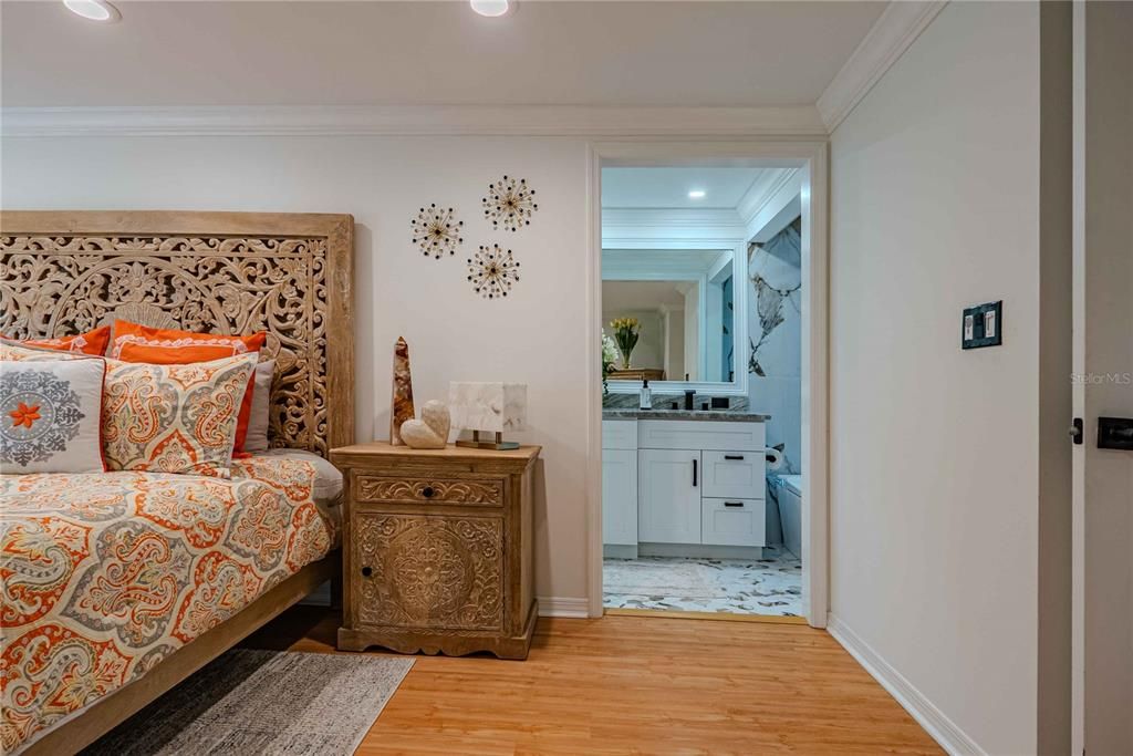 Bathroom, Bedroom, Interior, Recessed Lighting, Wood Texture Flooring