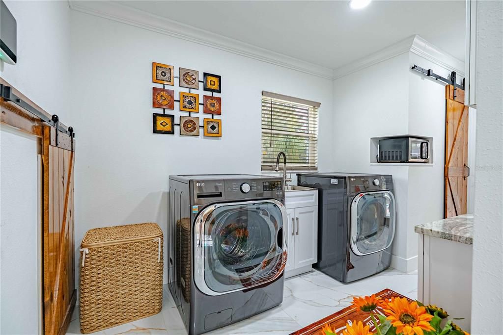 Interior, Marble, Recessed Lighting, Washer