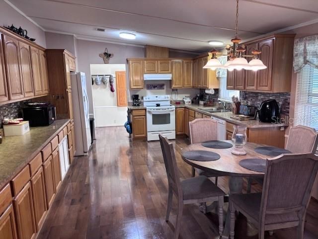 Chandelier, Dining room, Interior, Kitchen, Wood Texture Flooring