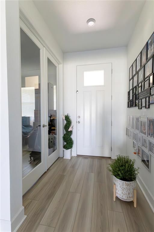 Interior, Recessed Lighting, Wood Texture Flooring