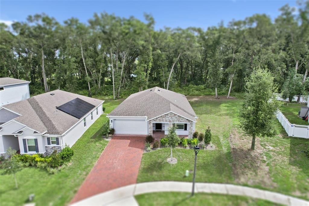 Exterior, Drone