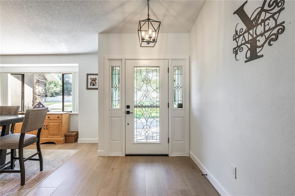 Interior, Pendant Lights, Wood Texture Flooring