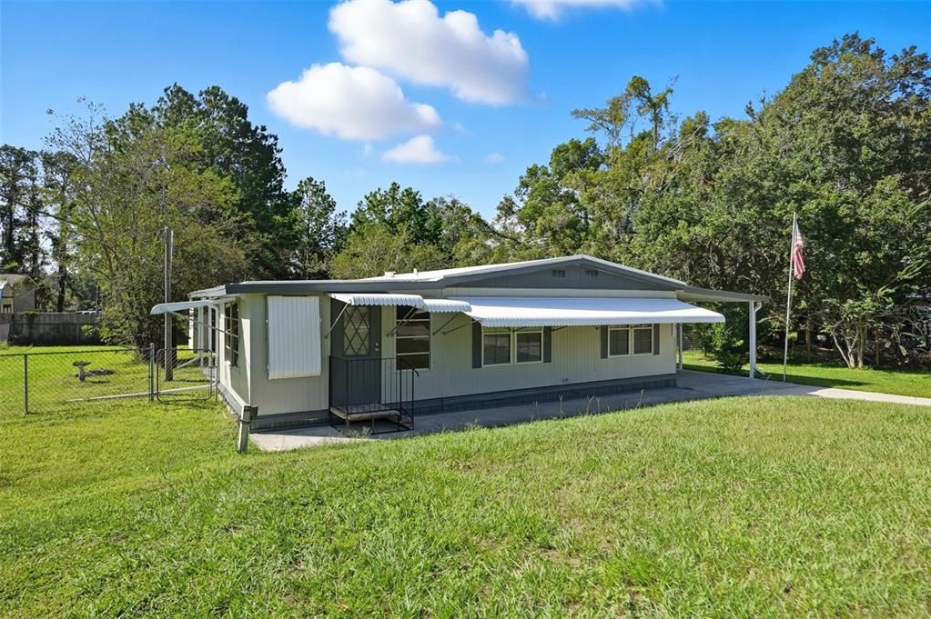 Backyard, Exterior