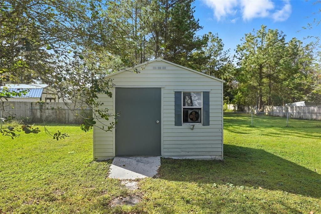 Backyard, Exterior